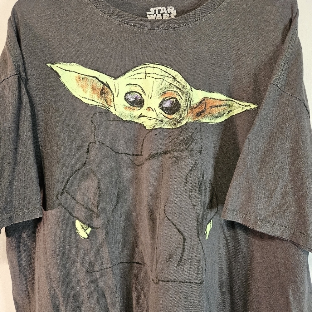 STAR WARS Mandalorian BABY YODA Size XXL shirt.